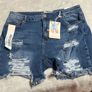 NEW jean mom short